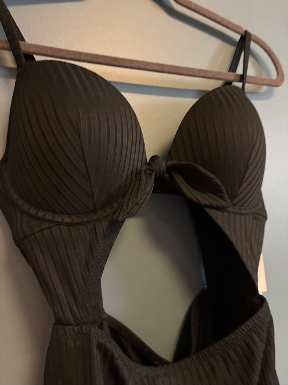 Shade & Shore Black Ribbed One-Piece Swimsuit 34D - Picture 5 of 6